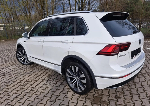 Volkswagen Tiguan cena 117900 przebieg: 198000, rok produkcji 2017 z Poręba małe 497